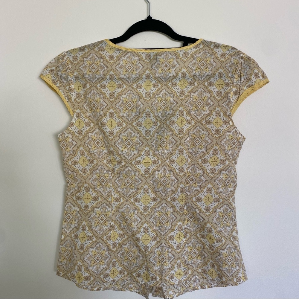 Y2K Gap Yellow and Tan Printed Tie Front Blouse - Picture 3 of 5